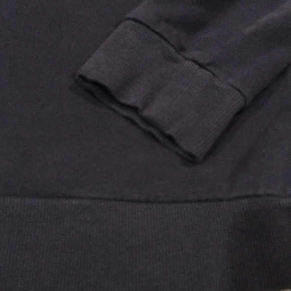 💙Men’s Sweater💙 - Picture 2 of 5